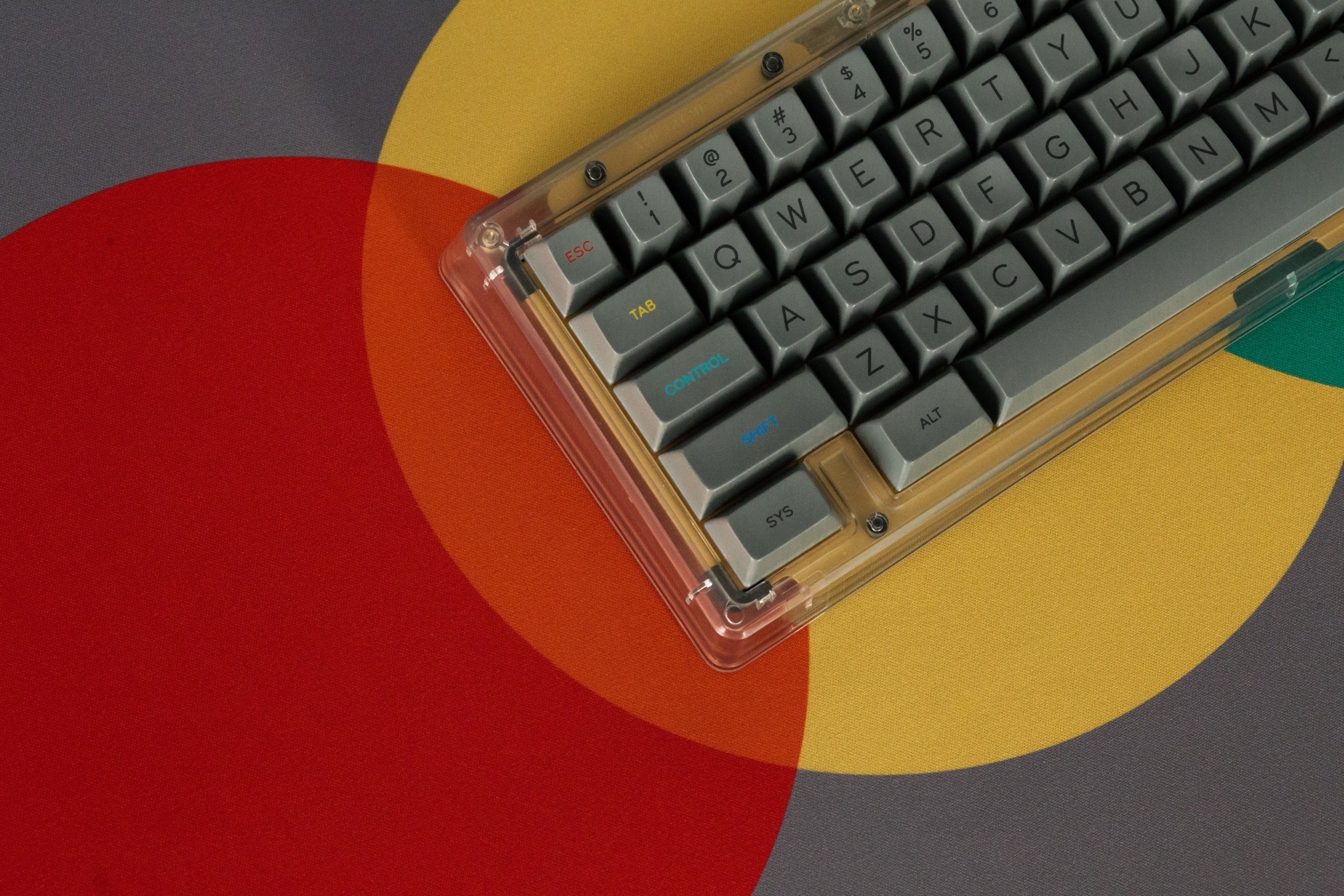 DUALSHOT® Circles Deskpad